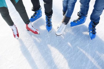 En grupp långfrädsskridskoåkare